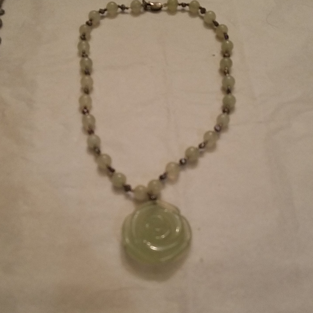 3 necklaces - Picture 5 of 9